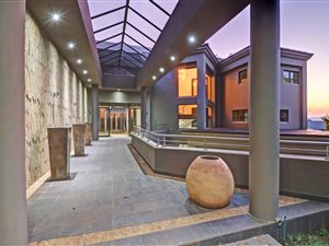 6 Bed House in Woodhill