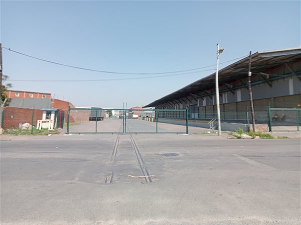 370  m² Industrial space in Congella