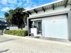 Apartment in Parklands East