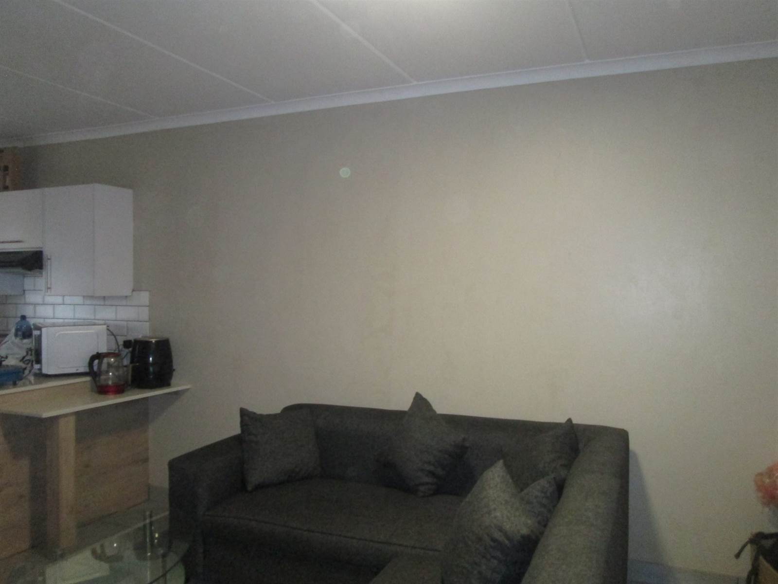 2 Bed Apartment in Pomona photo number 8