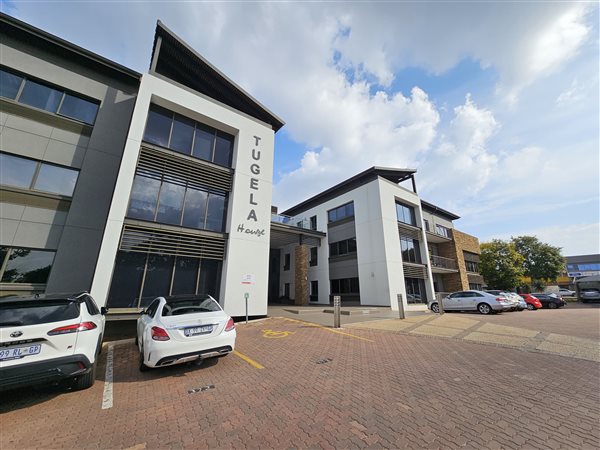 815  m² Commercial space