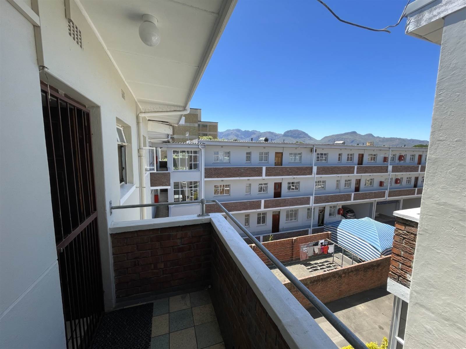 2 Bed Apartment in Paarl photo number 11