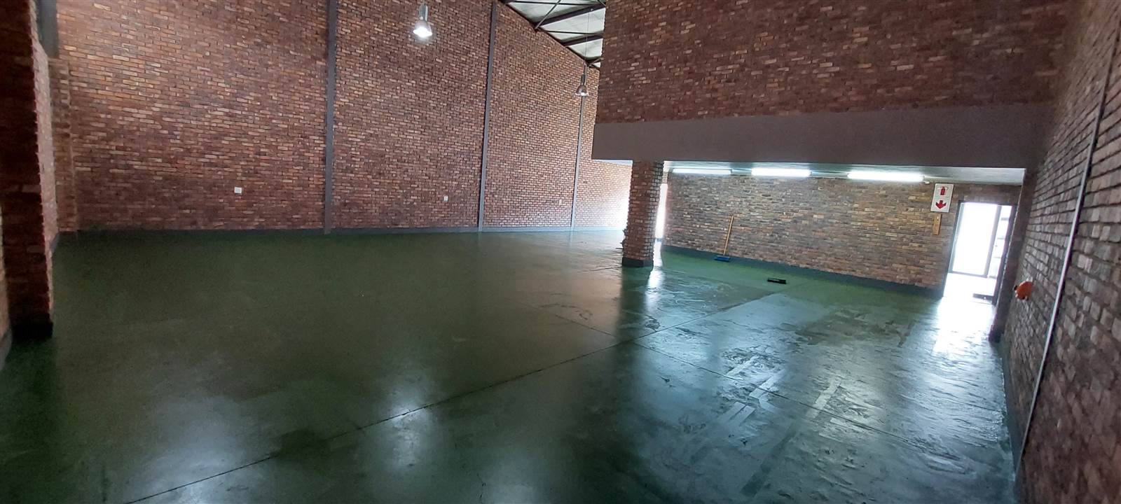 327  m² Industrial space in Clayville photo number 2
