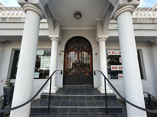 200  m² Commercial space in Parkhurst