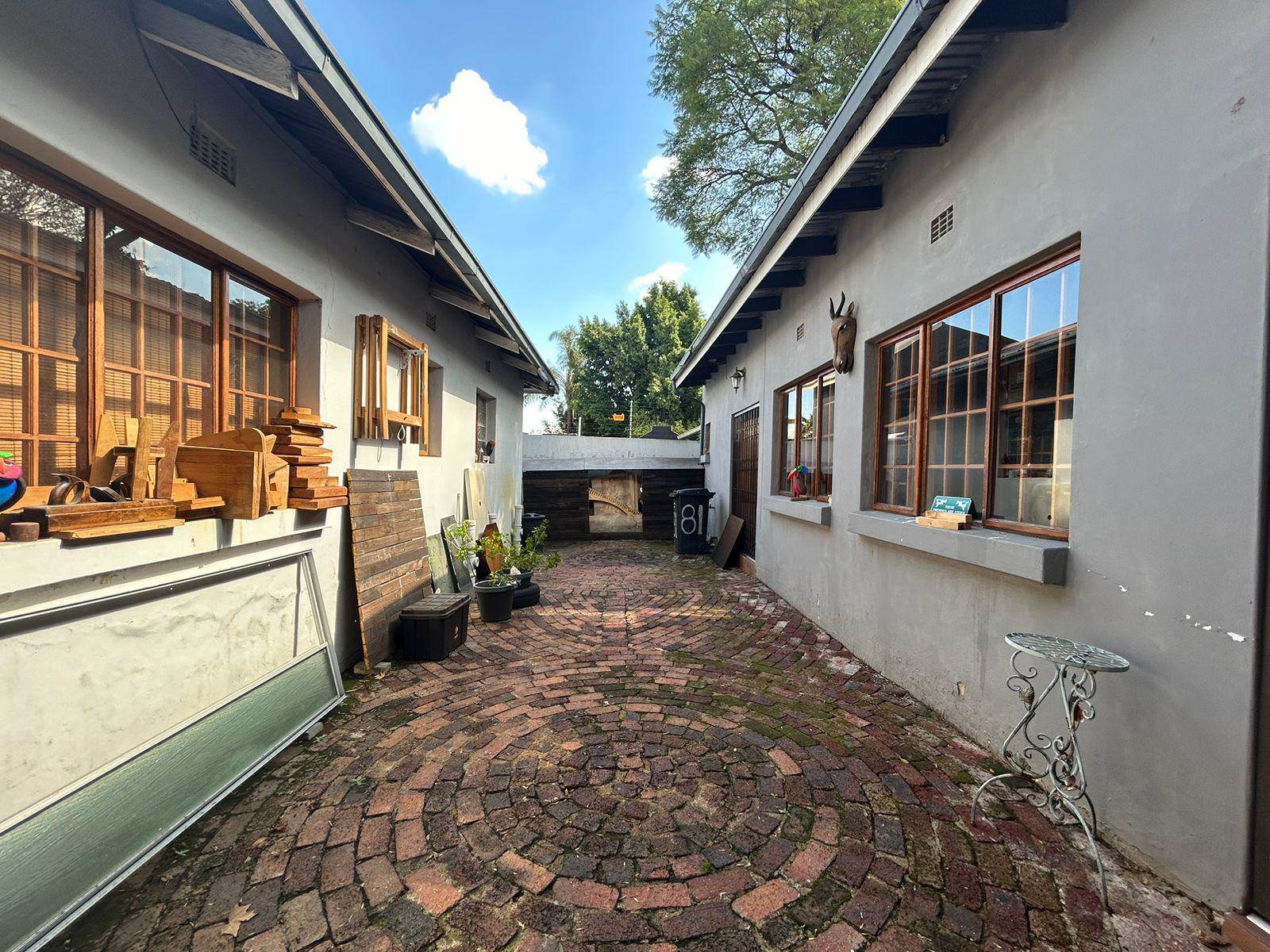 200  m² Commercial space in Parkhurst photo number 8