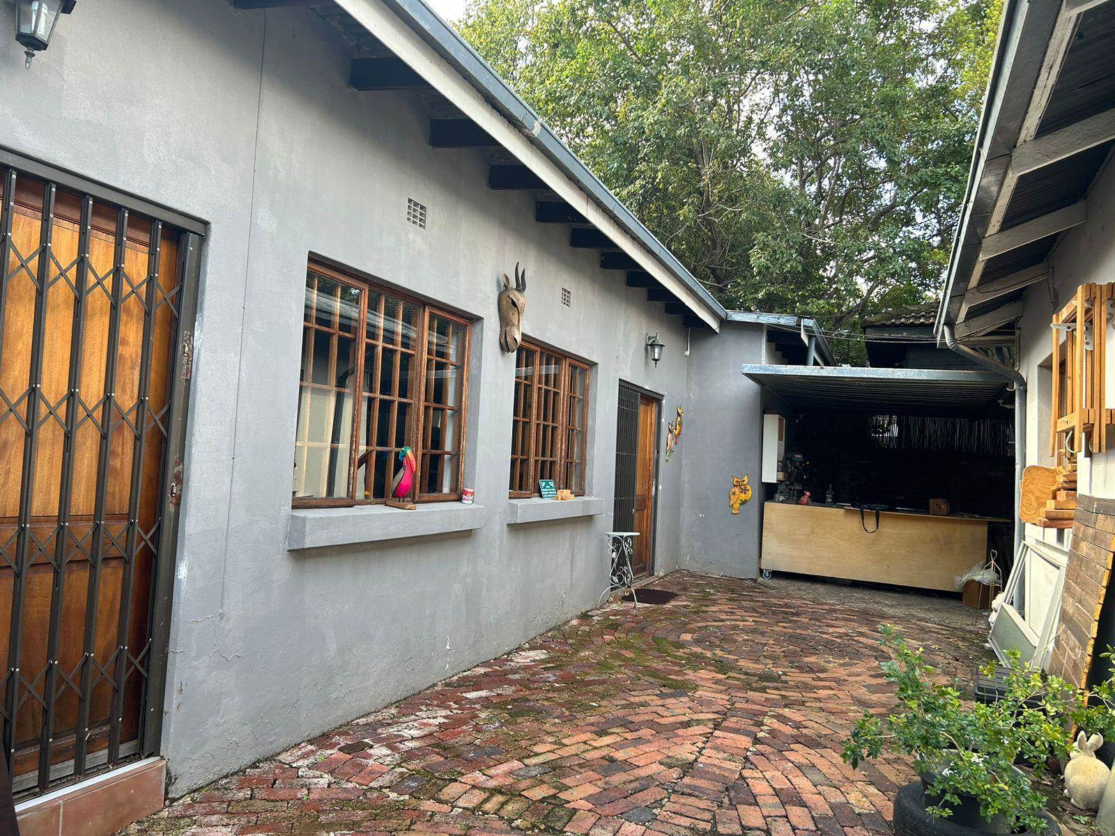 200  m² Commercial space in Parkhurst photo number 10