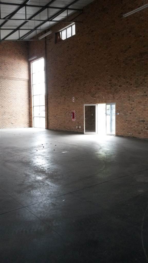 150  m² Commercial space in Secunda photo number 5