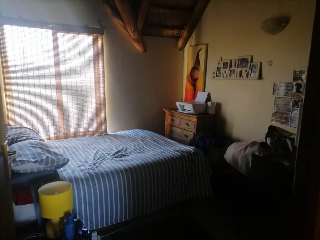 2 Bed Apartment in Zambezi Country Estate photo number 16