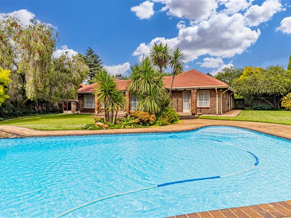4 Bedroom House 4 Bedroom House