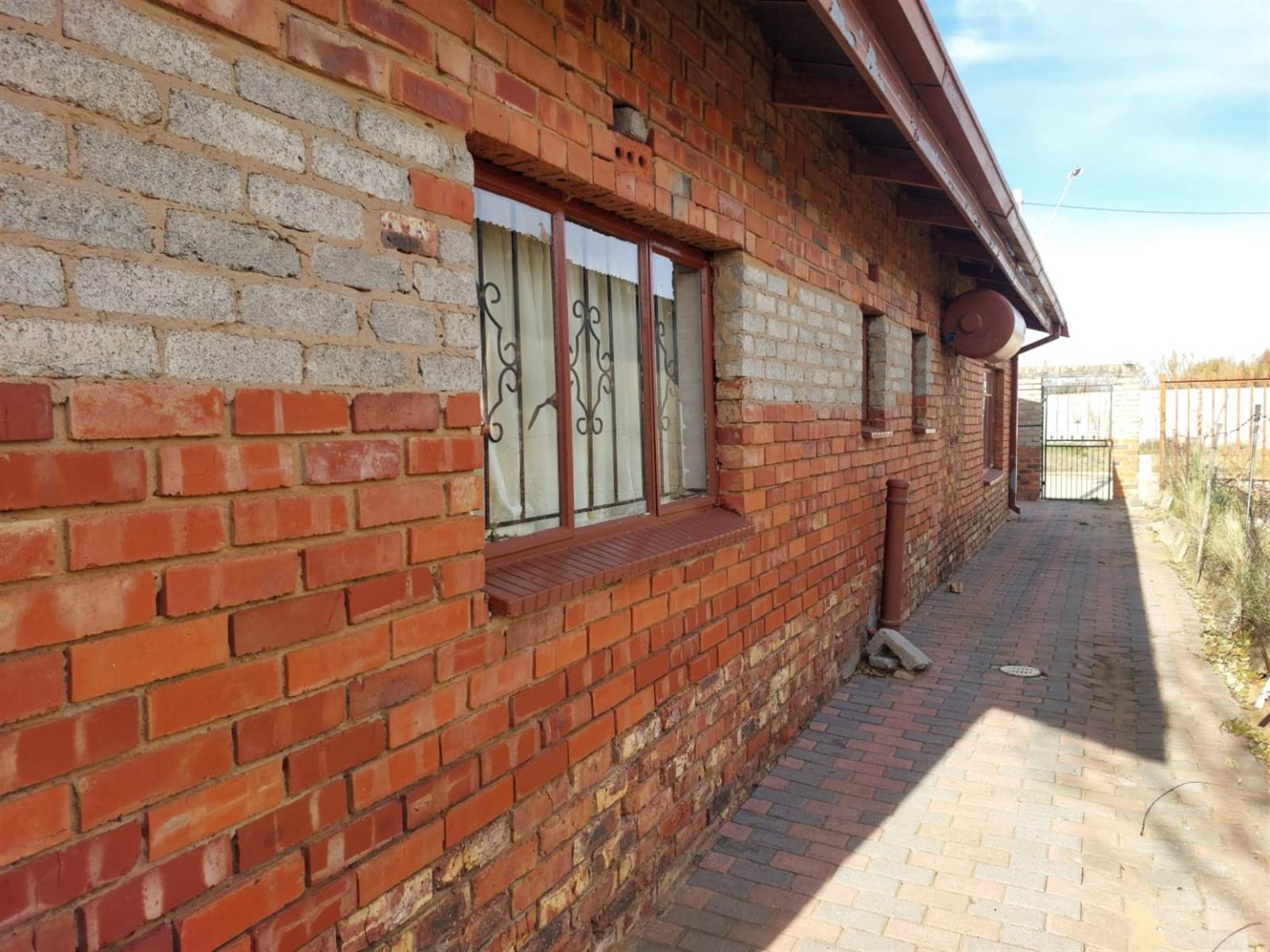 3 Bed House in Kutlwanong photo number 8