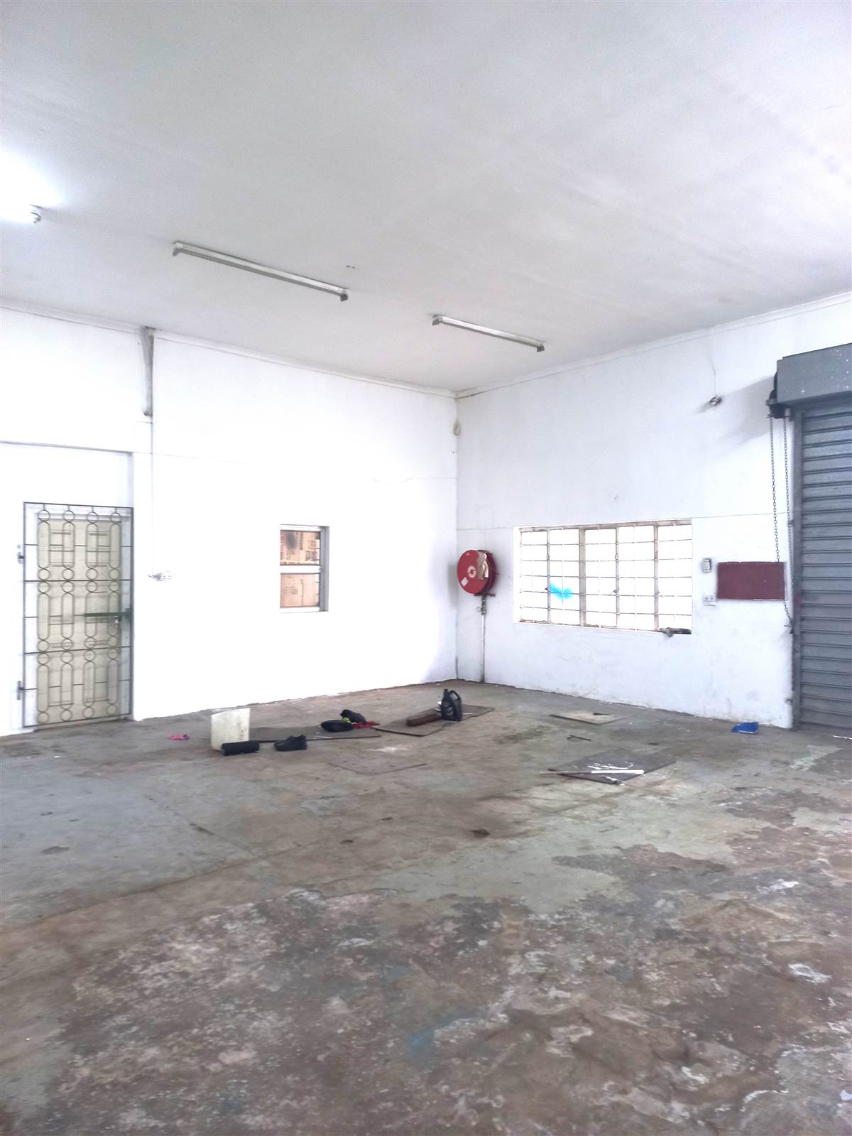 200  m² Commercial space in Queensmead Industrial photo number 3