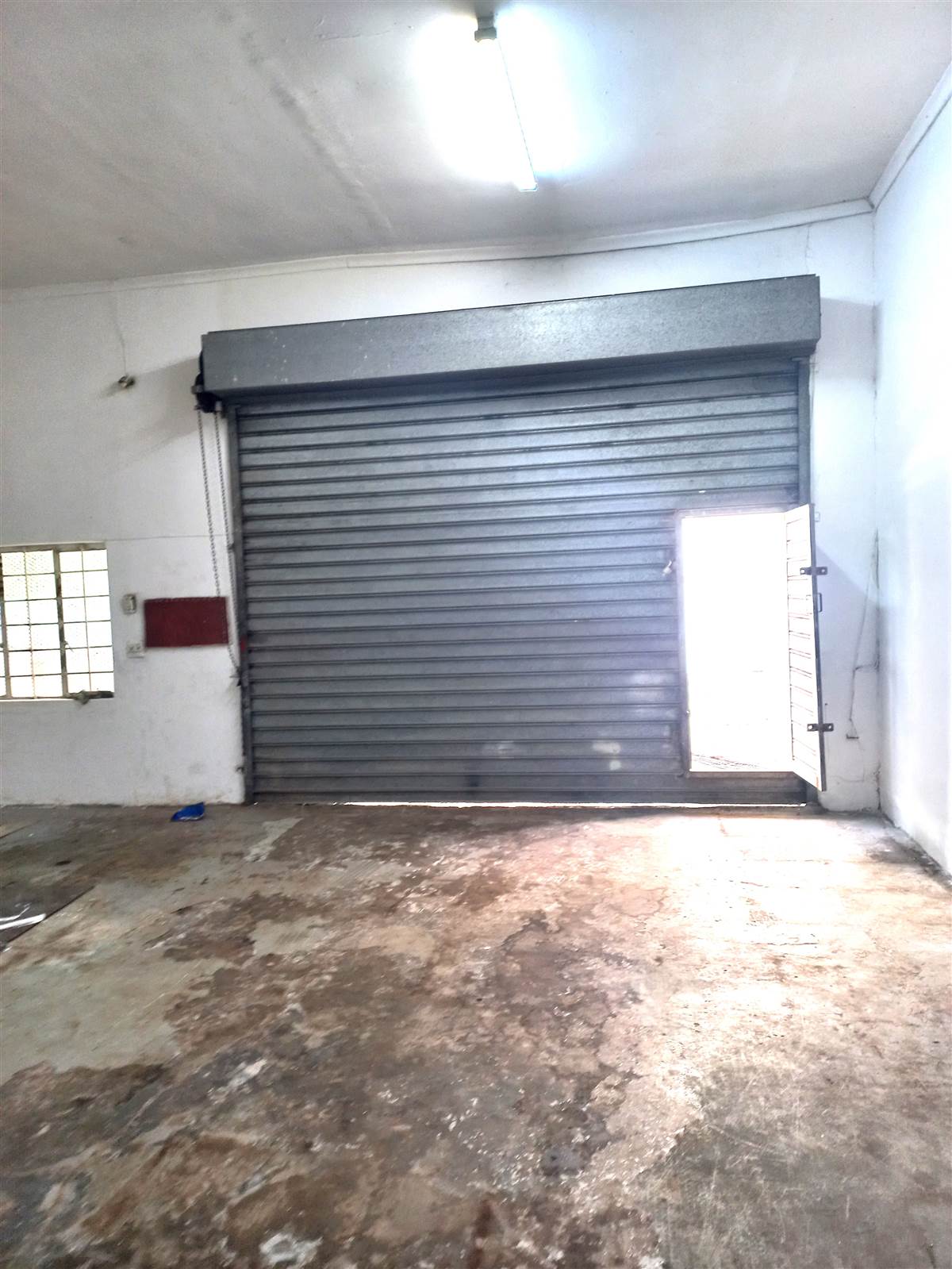 200  m² Commercial space in Queensmead Industrial photo number 2