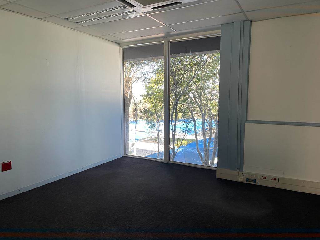 11853  m² Commercial space in Halfway Gardens photo number 15