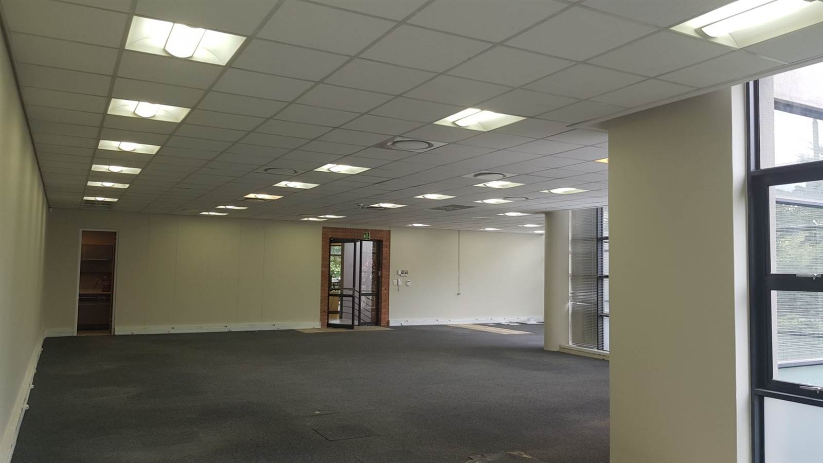 185  m² Commercial space in Oaklands photo number 10