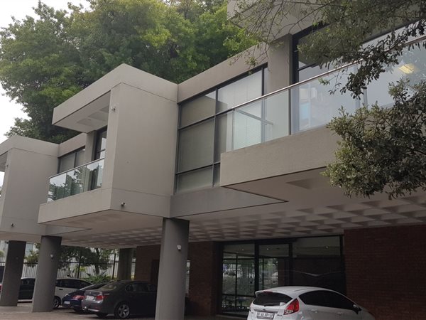 185  m² Commercial space in Oaklands