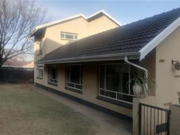 4 Bedroom House 4 Bedroom House