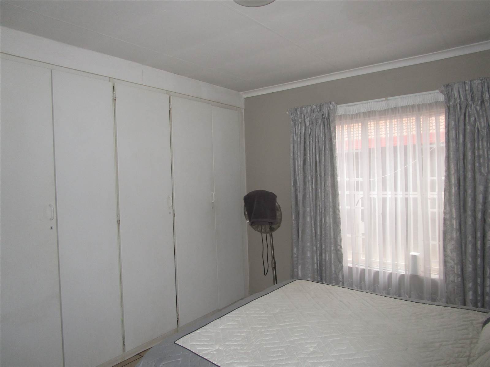 3 Bed Simplex in Sinoville photo number 15