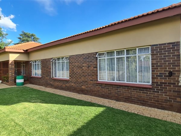 4 Bed House in Meiringspark