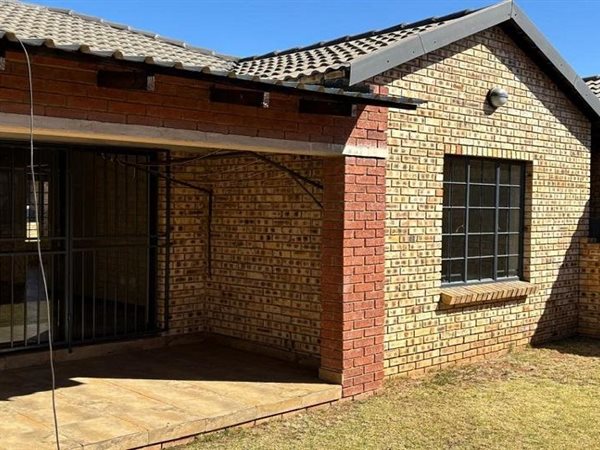 2 Bedroom Townhouse 2 Bedroom Townhouse