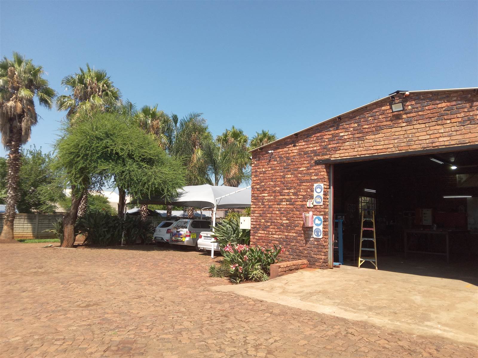 180  m² Industrial space in Syferfontein photo number 11
