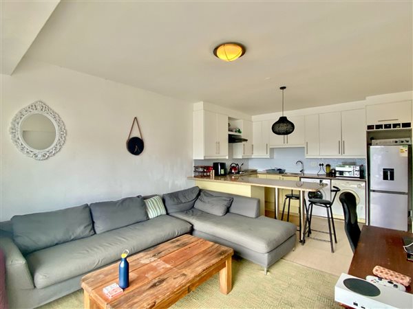 3 Bed Apartment in Tamboerskloof