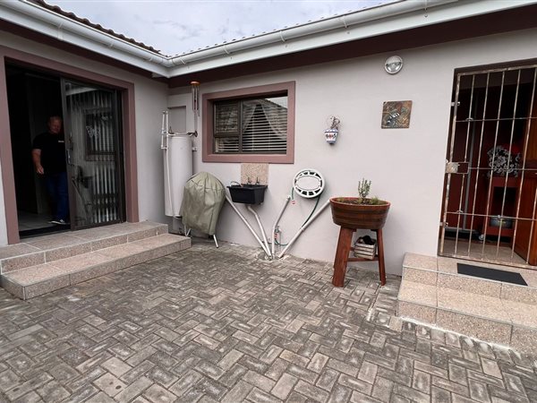 2 Bed House in Humansdorp