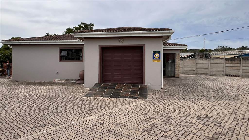 2 Bed House in Humansdorp photo number 17
