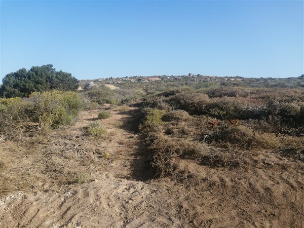 1 170 m² Land