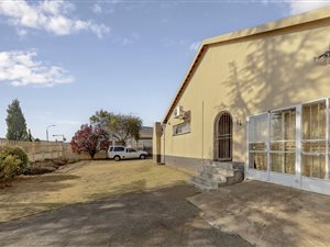 4 Bed House in Roodepoort West