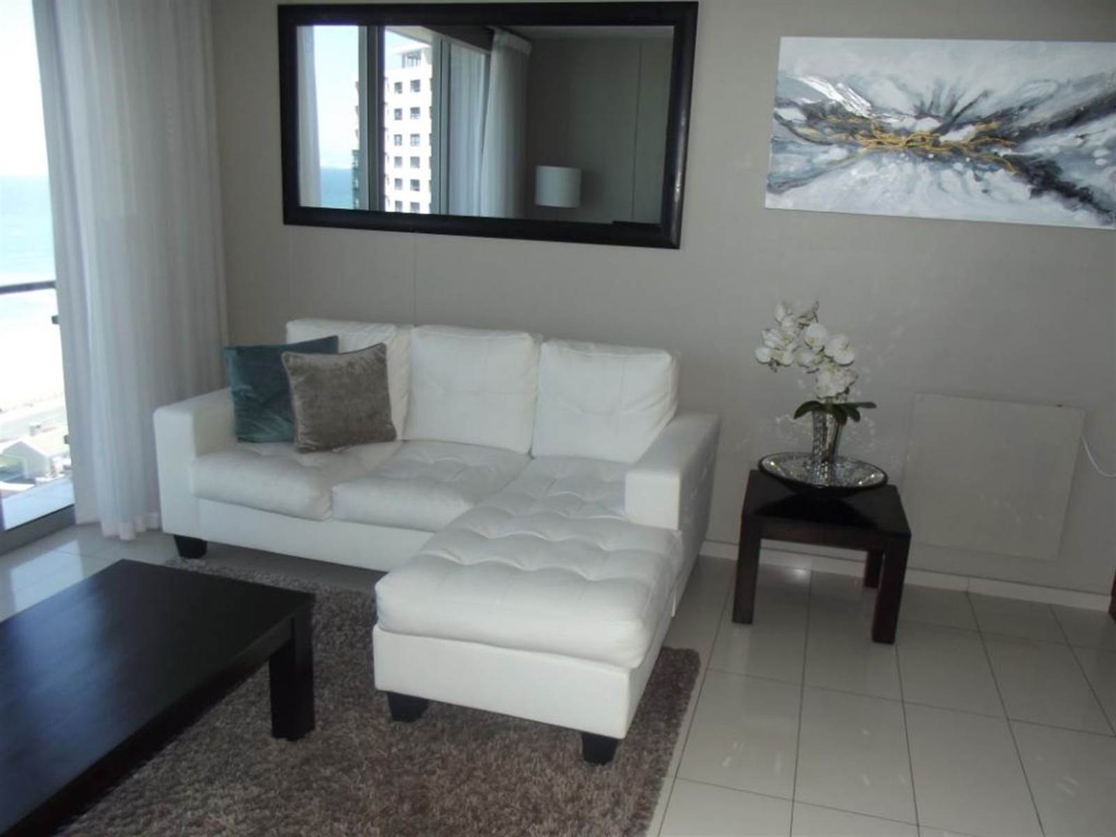 2 Bed Apartment in Tableview photo number 3
