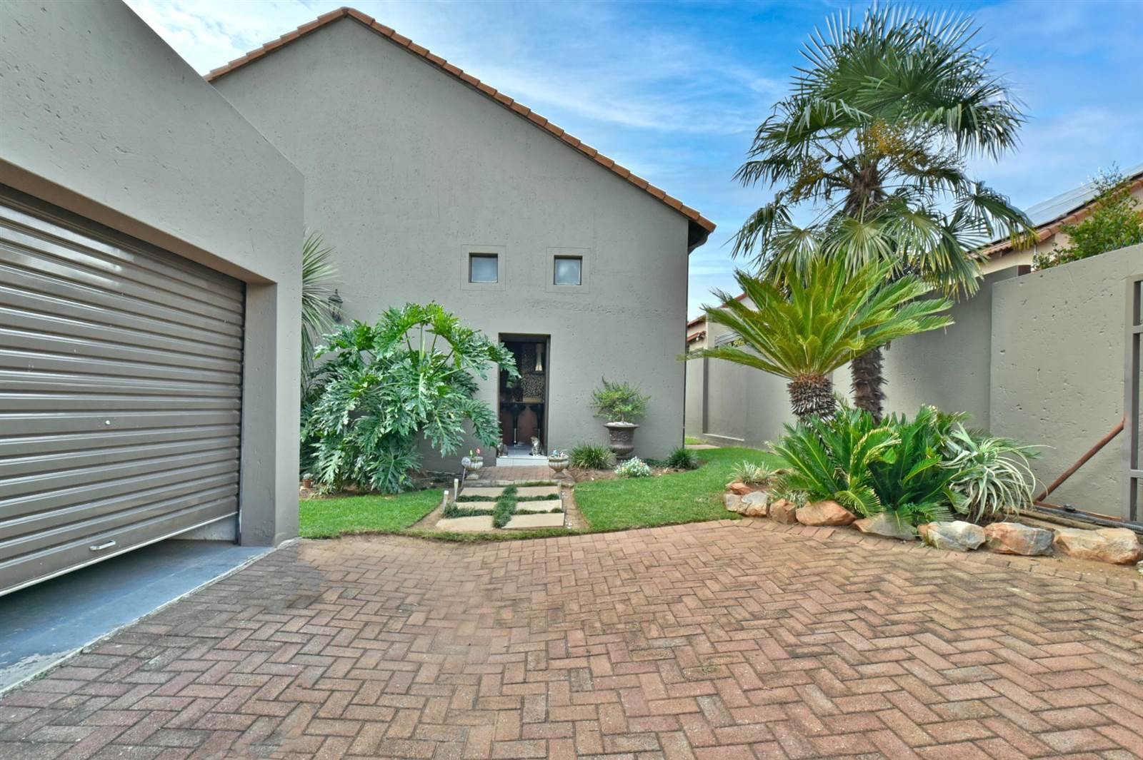 4 Bed Townhouse in Randpark Ridge photo number 21