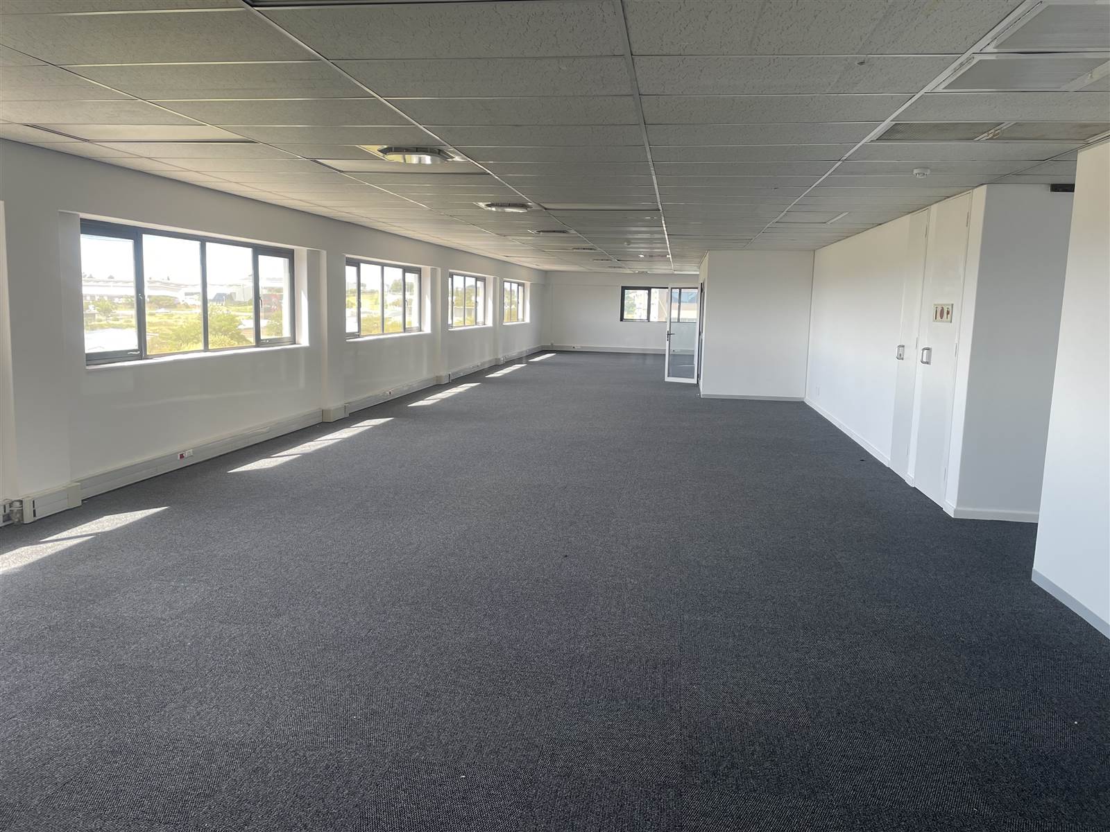 228  m² Commercial space in Midridge Park photo number 11