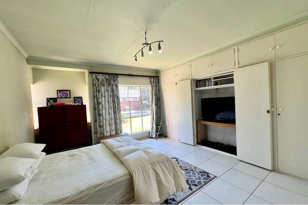 4 Bed House in Rivonia photo number 8