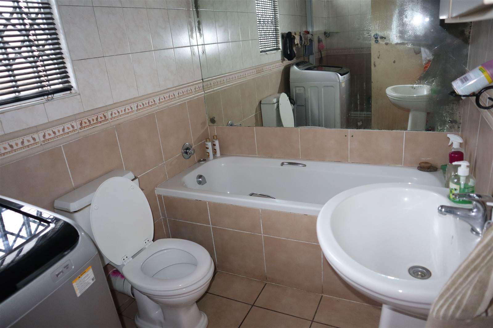 1.5 Bed Flat in Glenwood photo number 9