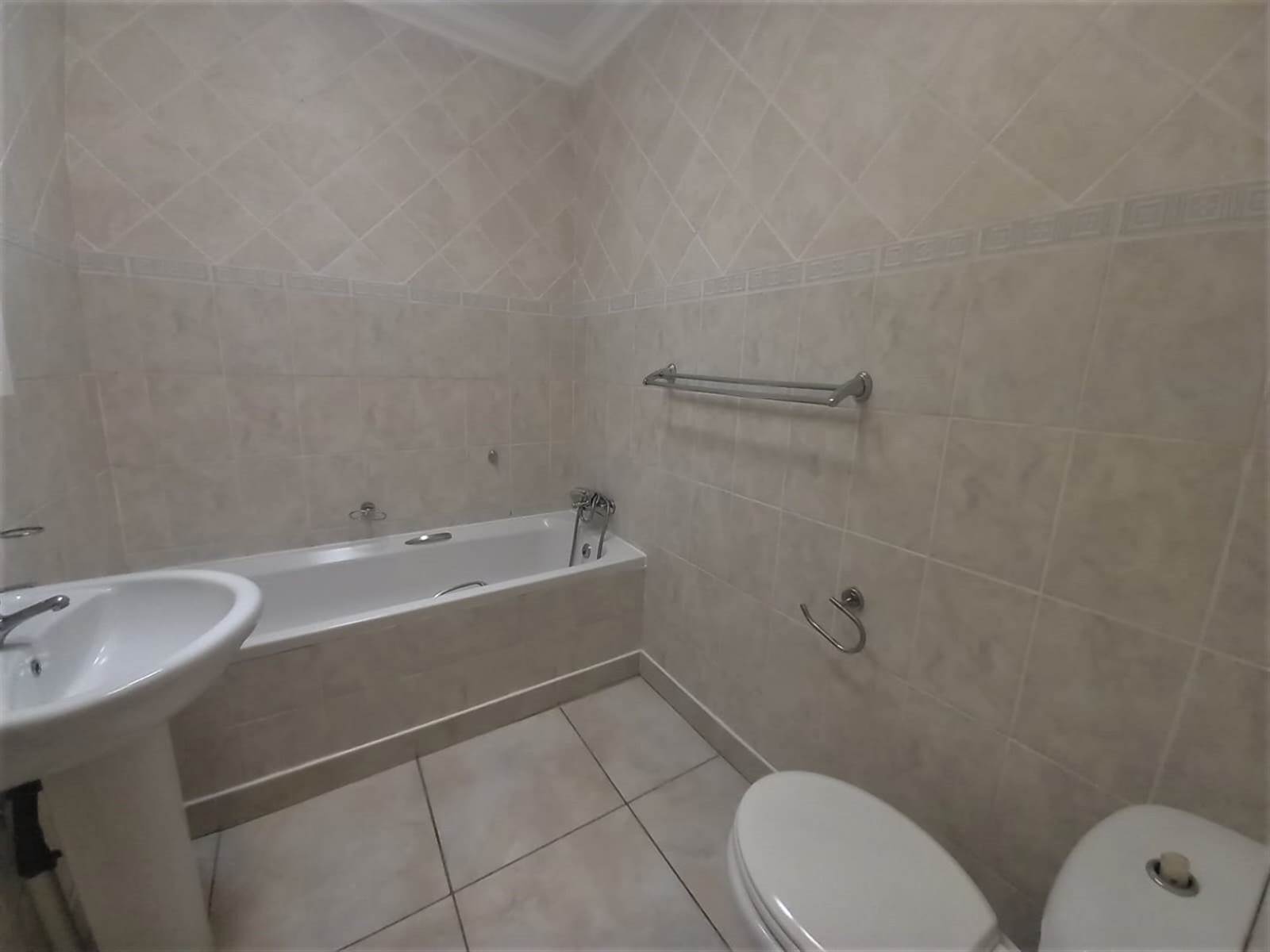 3 Bed Townhouse in Ramsgate photo number 17