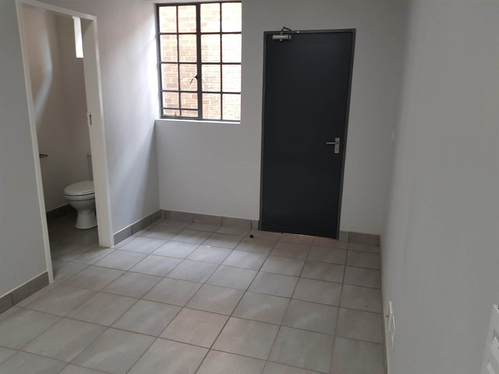1 Bed Apartment in Boksburg Central photo number 12