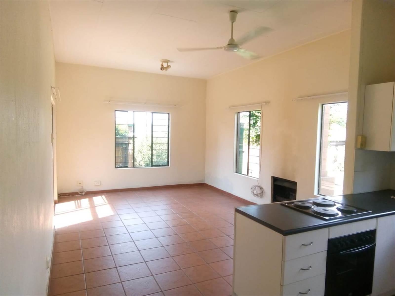 3 Bed Townhouse in Sundowner photo number 16
