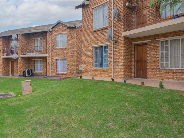 2 Bed Townhouse in Chloorkop