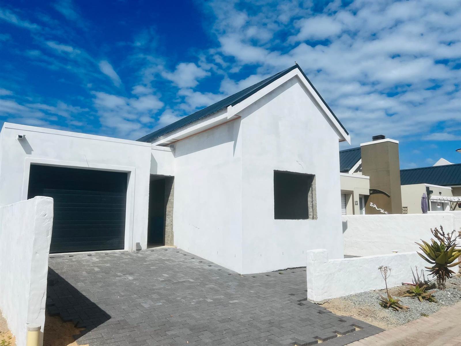 2 Bed House in Yzerfontein photo number 4