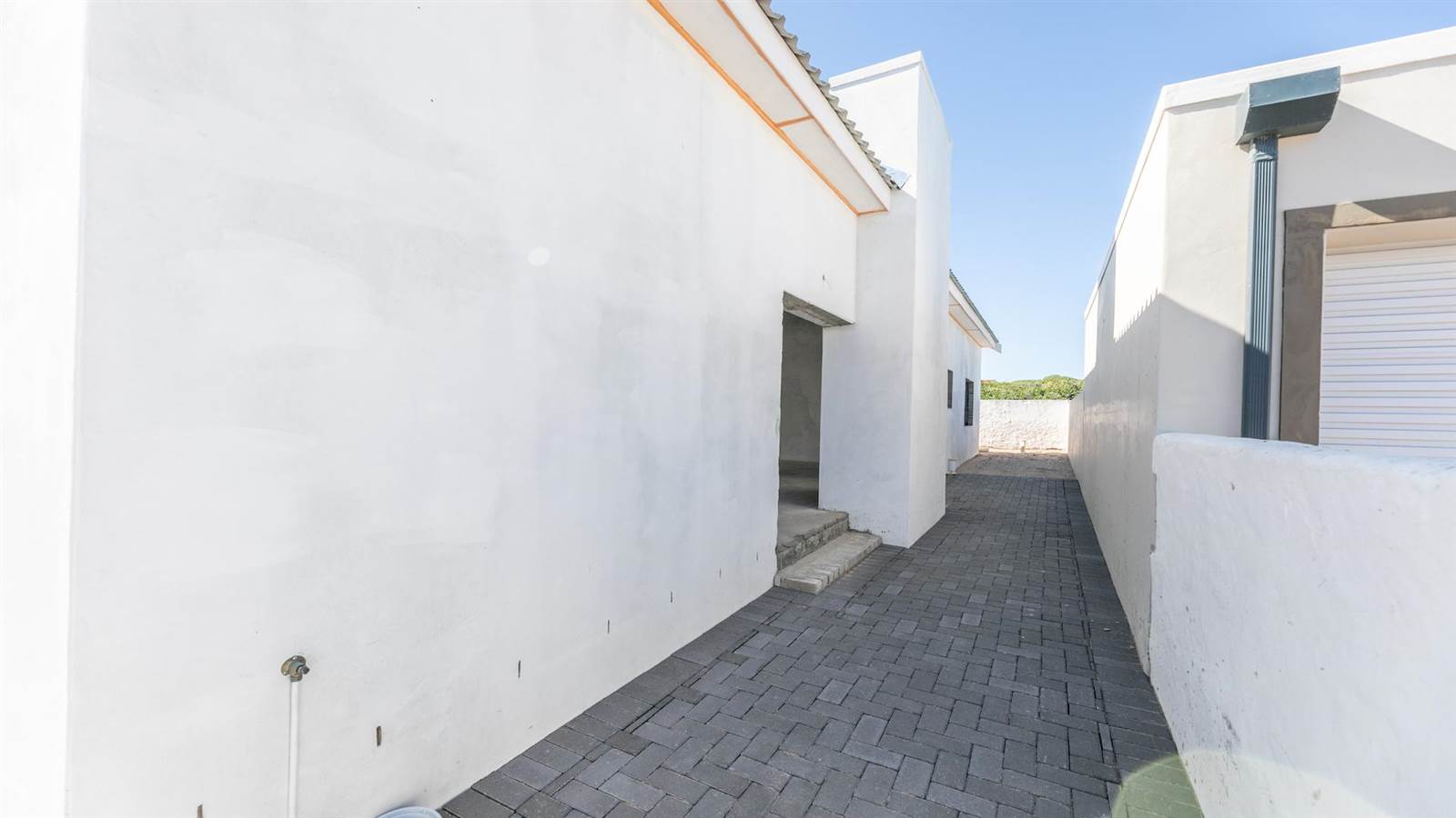 2 Bed House in Yzerfontein photo number 17