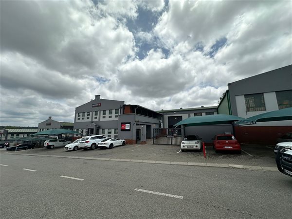 1 350  m² Industrial space