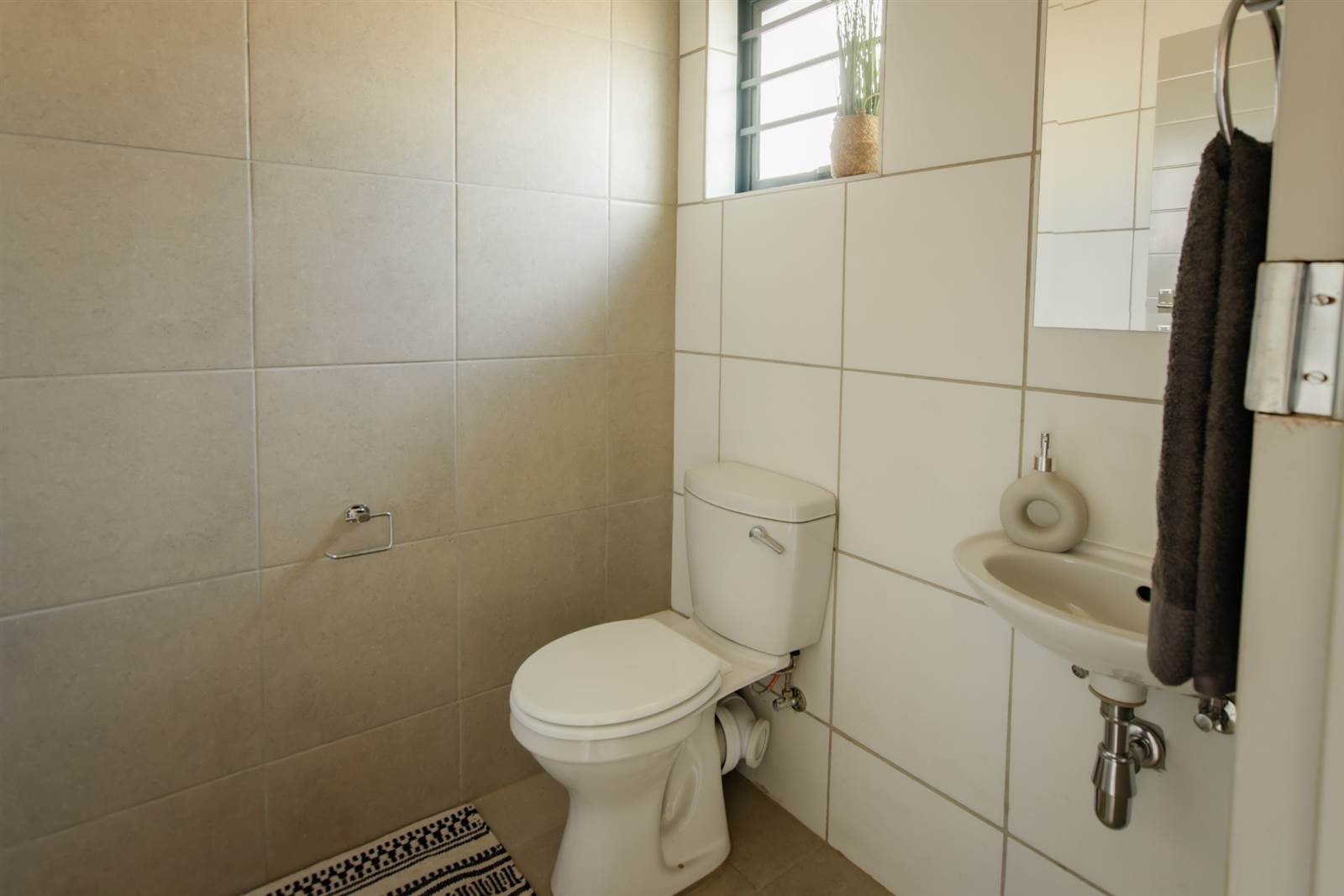 3 Bed House in Germiston Central photo number 5
