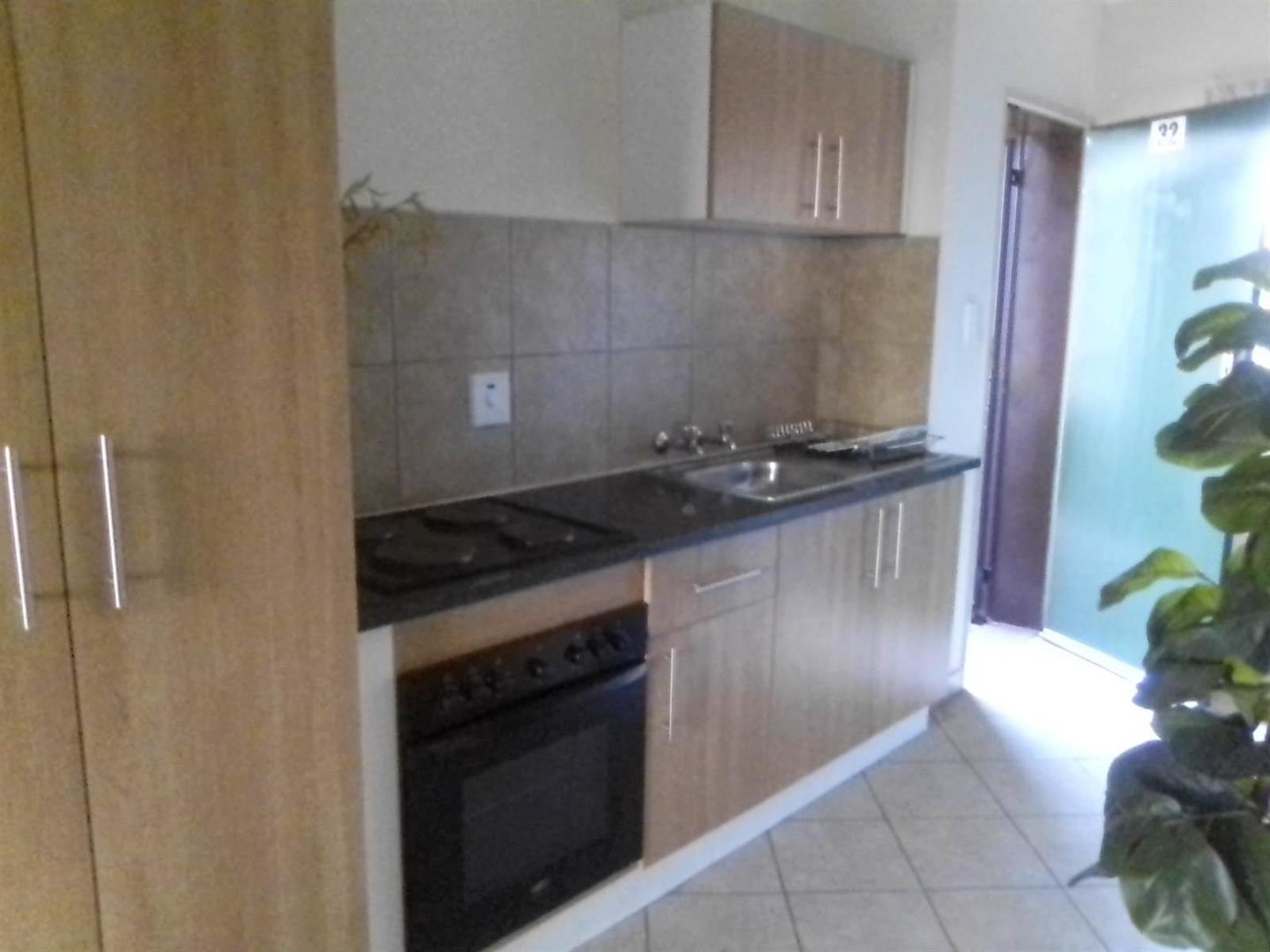 2 Bed Apartment in Olievenhoutbosch photo number 19
