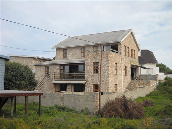7 Bed House in Arniston photo number 1