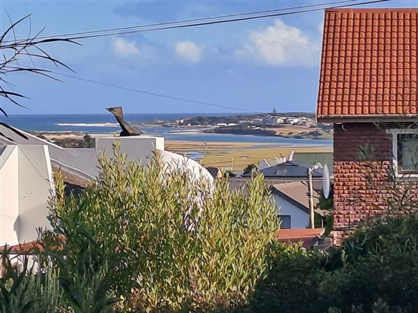 674 m² Land available in Stilbaai