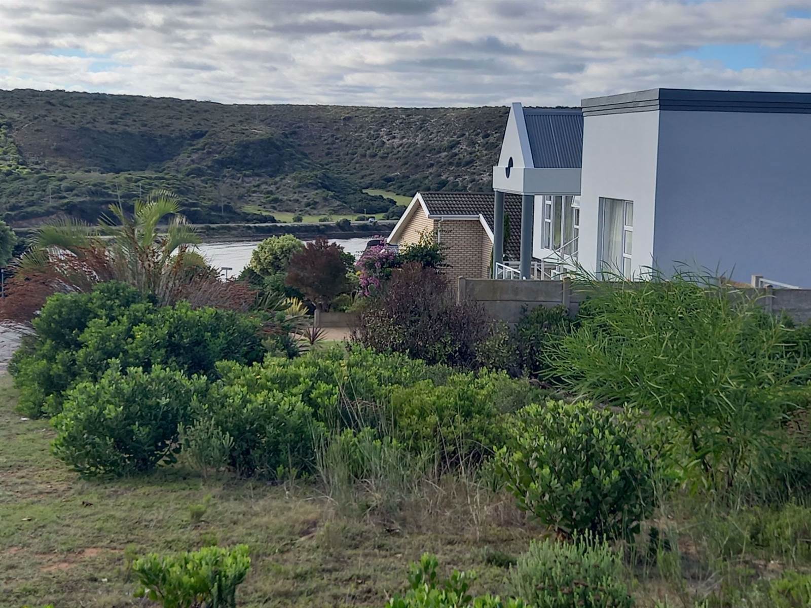 674 m² Land available in Stilbaai photo number 2