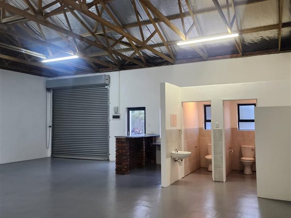 100  m² Commercial space in Fairview