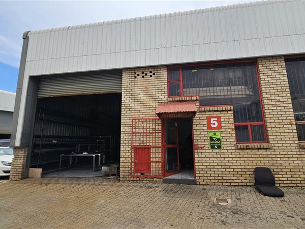 243  m² Industrial space