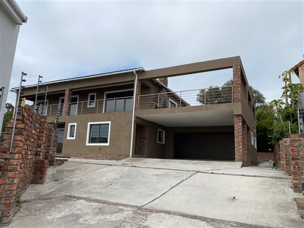4 Bedroom House 4 Bedroom House
