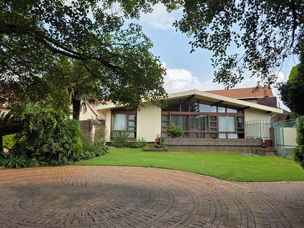 4 Bedroom House 4 Bedroom House